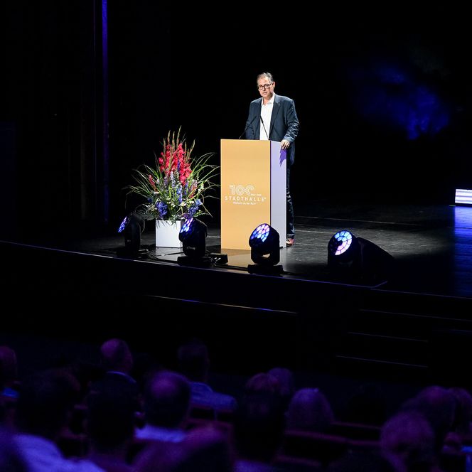 MST-Geschäftsführer Michael Birr bei seiner Festrede.