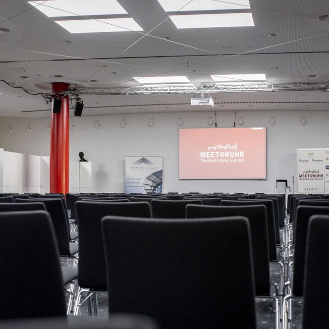 Tagung im Ruhrfoyer der Stadthalle Mülheim (Publikumsperspektive)