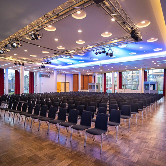 Reihenbestuhlung im Festsaal der Stadthalle Mülheim