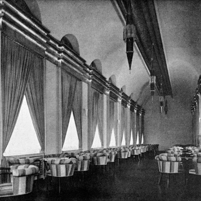 Historisches Foto von der Fensterwand im ehemaligen Foyer der Stadthalle Mülheim an der Ruhr