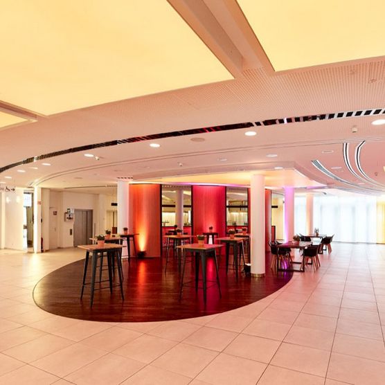 Bistro in der Eingangshalle der Stadthalle Mülheim