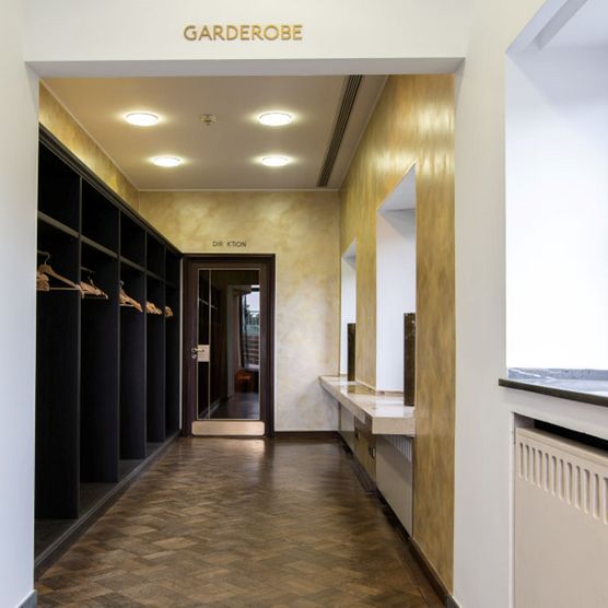 Garderobe bei den Konferenzräumen der Stadthalle Mülheim