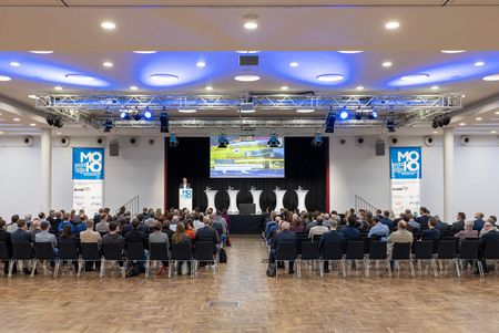 Vortrag bei der Mobilitätskonferenz 2023 im Festsaal der Stadthalle Mülheim
