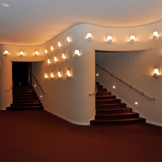 Wandelgang mit Treppen zum Theatersaal der Stadthalle Mülheim