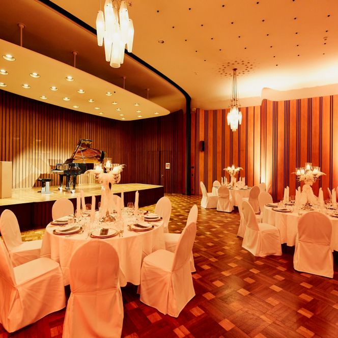 Bestuhlung für eine Hochzeit im Kammermusiksaal der Stadthalle Mülheim