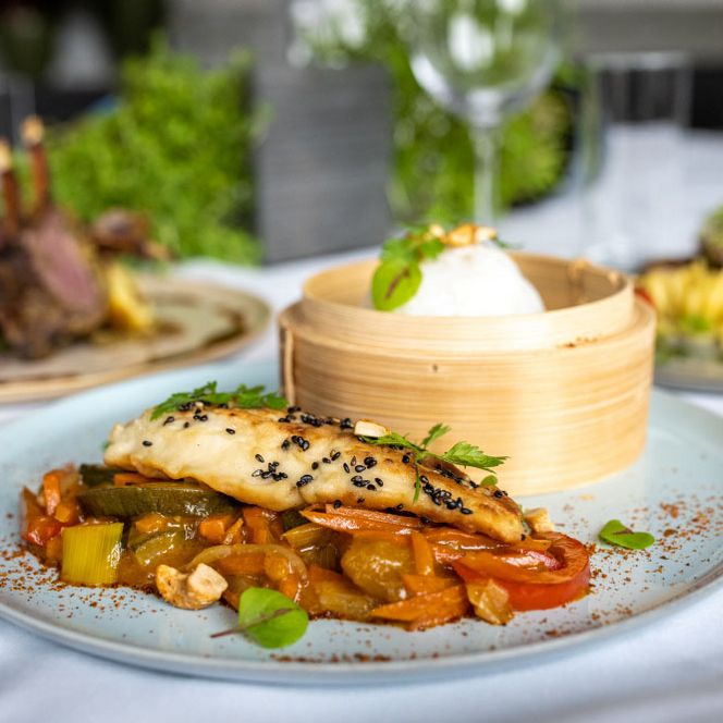 Verschiedene Hauptgänge von Hubert Imhoff GmbH, Catering-Partner der Stadthalle Mülheim
