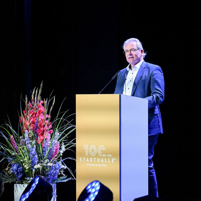 OB Marc Buchholz bei seiner Festrede.