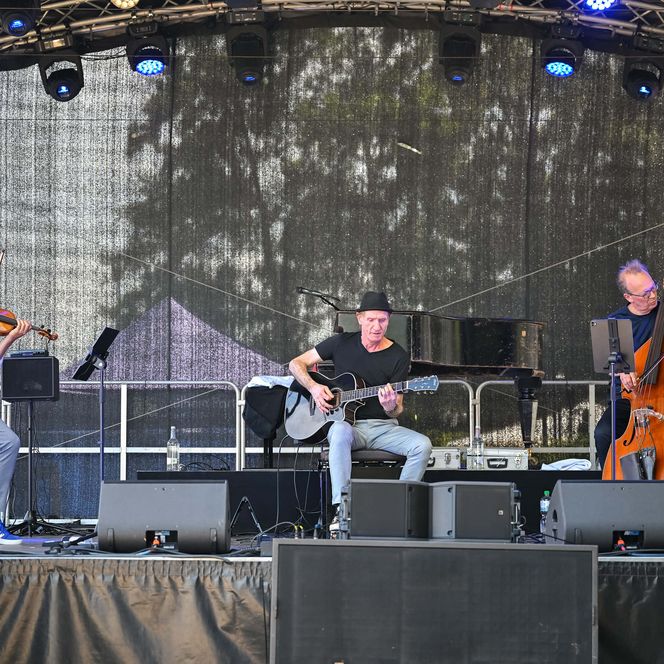 Das Johannes Krampen Trio beim Jubiläumsfest 100 Jahre Stadthalle Mülheim.
