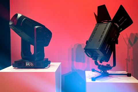 2023 neu installierte Scheinwerfer im Theatersaal der Stadthalle Mülheim